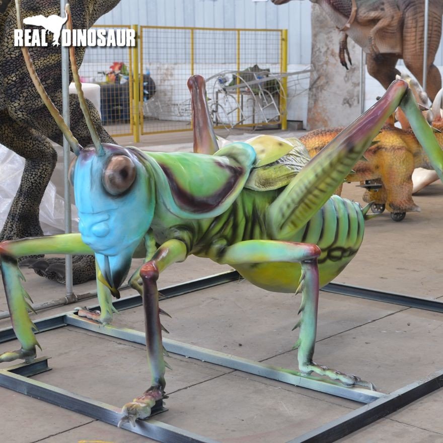 High quality realistic Locust animatronic model simulation insect model