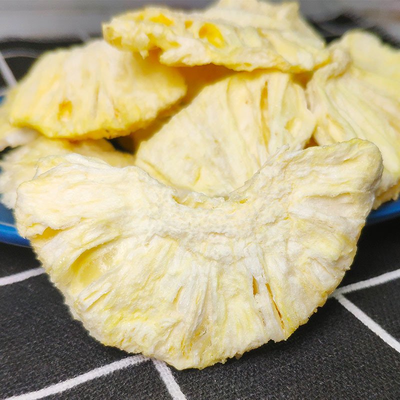 China Supplies Wholesale Price 100% Natural Delicious Dry Fruit Pineapple Chunks Freeze-Dried Pineapple