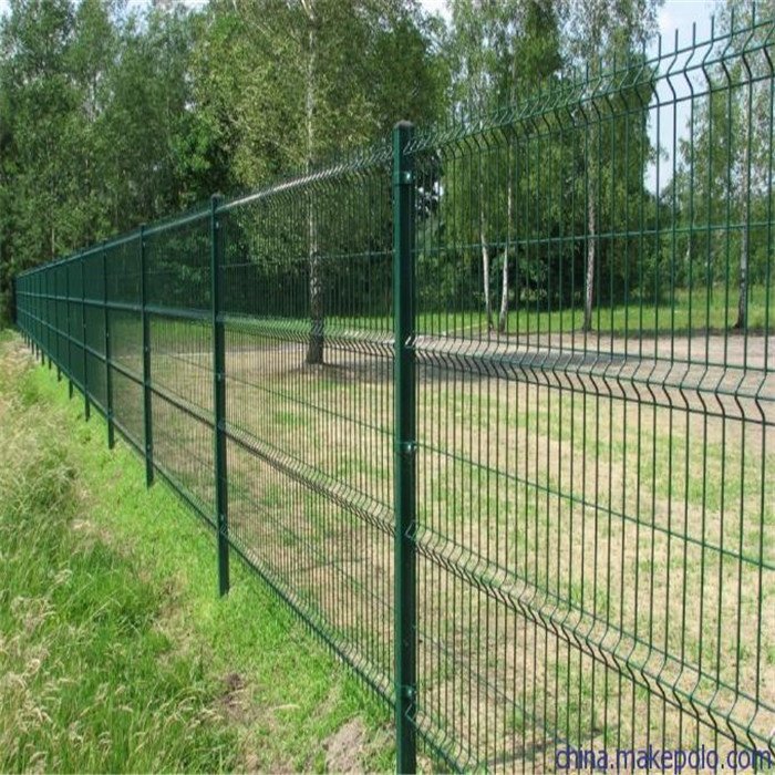Green PVC coated 3D V triangle bending curved welded wire mesh triangle fence panel