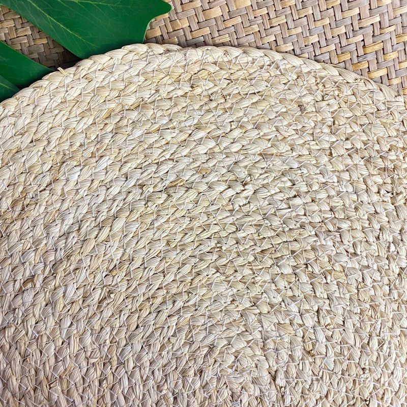 Round Woven Placemats Corn Husk Place Mats and Coaster Set Braided Rattan Charger Plates for Wedding Kitchen Dining Table