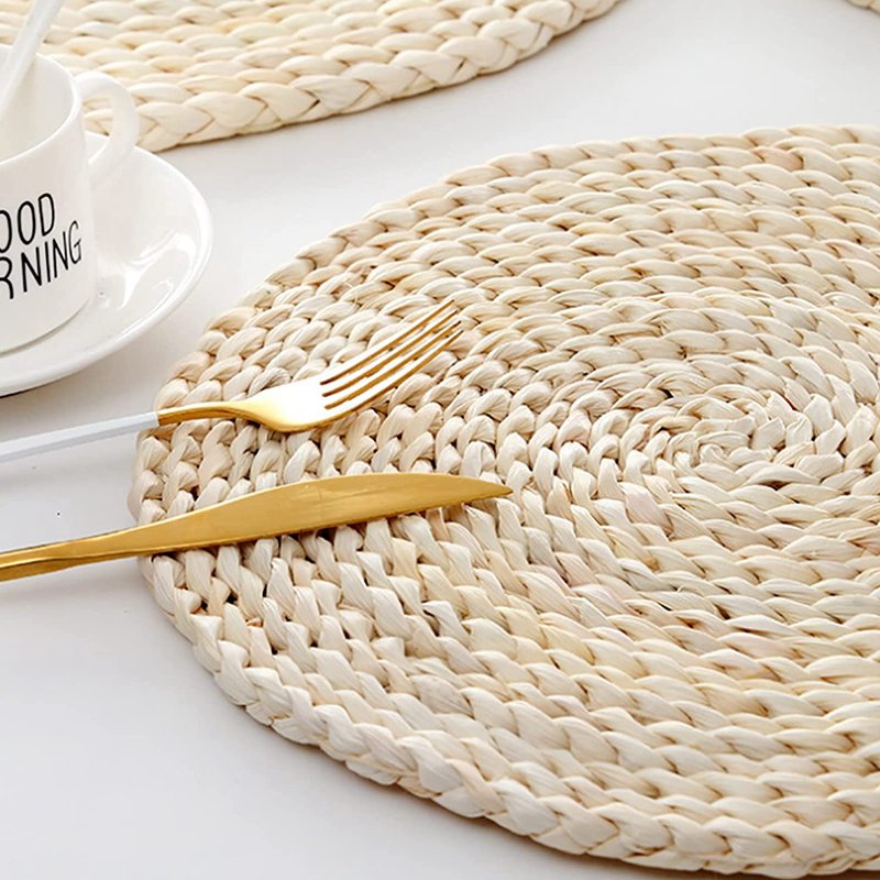 Round Woven Placemats Corn Husk Place Mats and Coaster Set Braided Rattan Charger Plates for Wedding Kitchen Dining Table