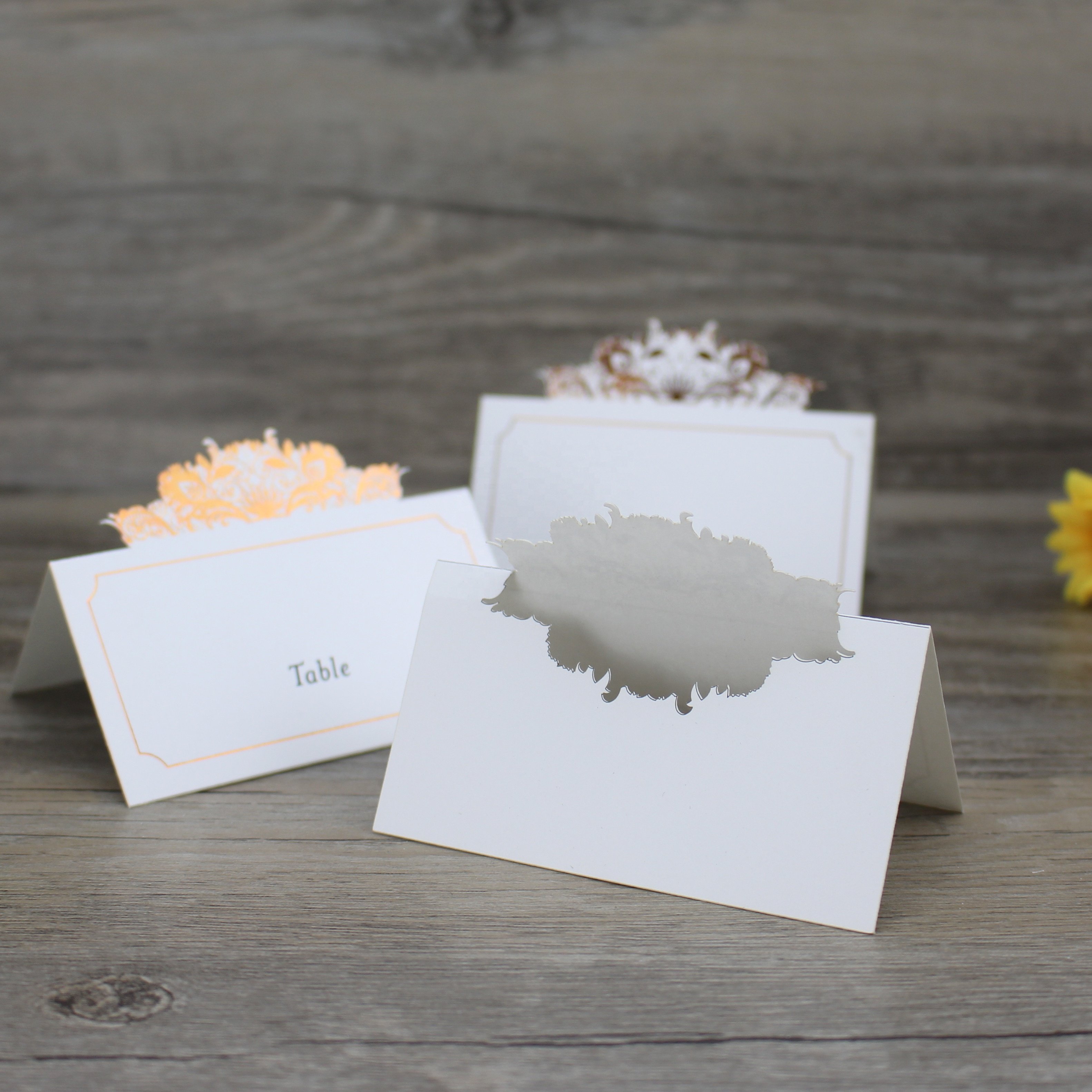 China Manufacturer Cheap Gold Foil Laser Cut Table Cards Place Card Seat Cards with Custom Logo