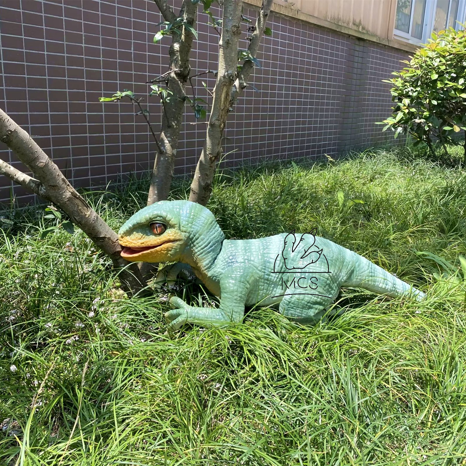 MCS-Theater Show Props baby Velociraptor Blue dinosaurs in Jurassic Theme Park