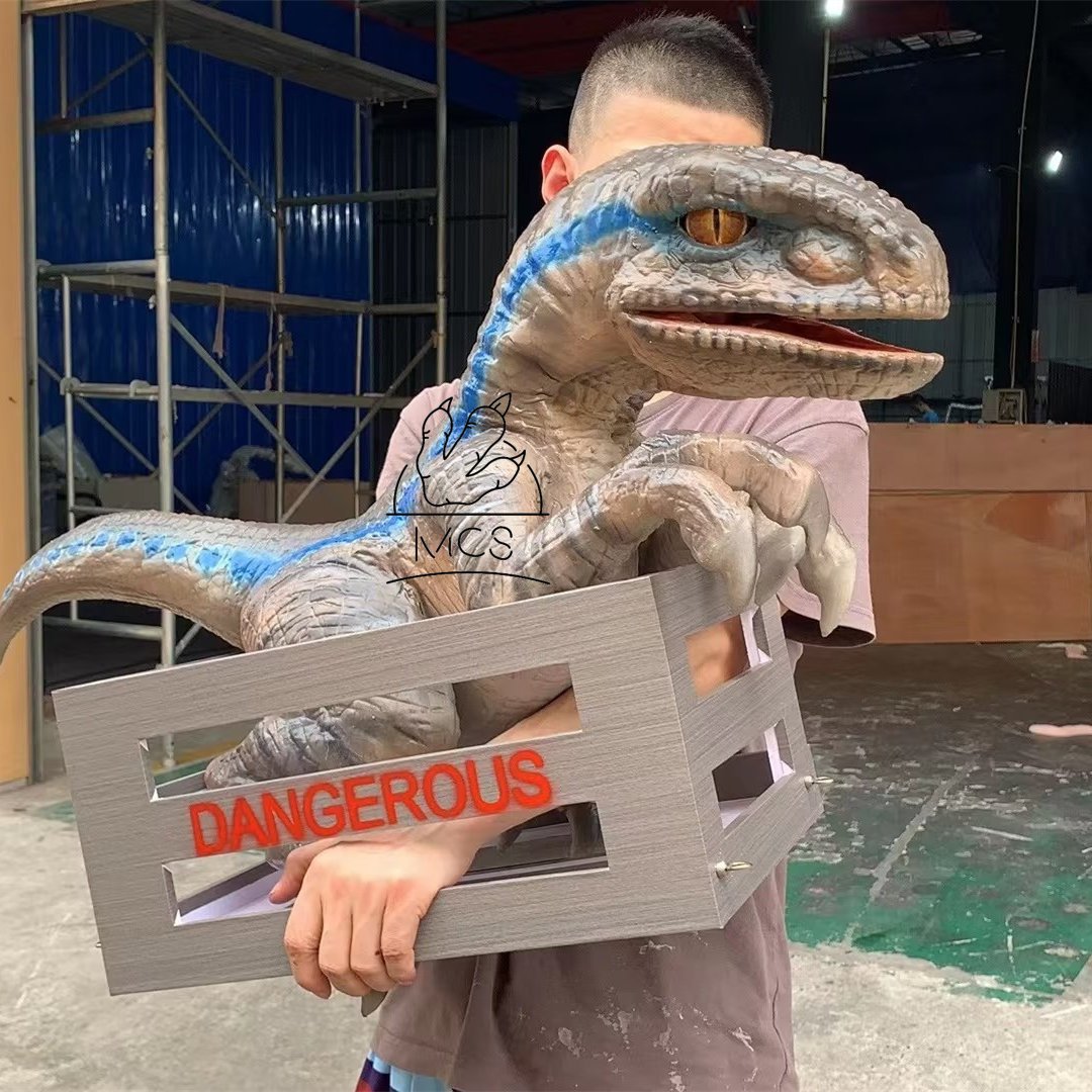 MCS-Theater Show Props baby Velociraptor Blue dinosaurs in Jurassic Theme Park