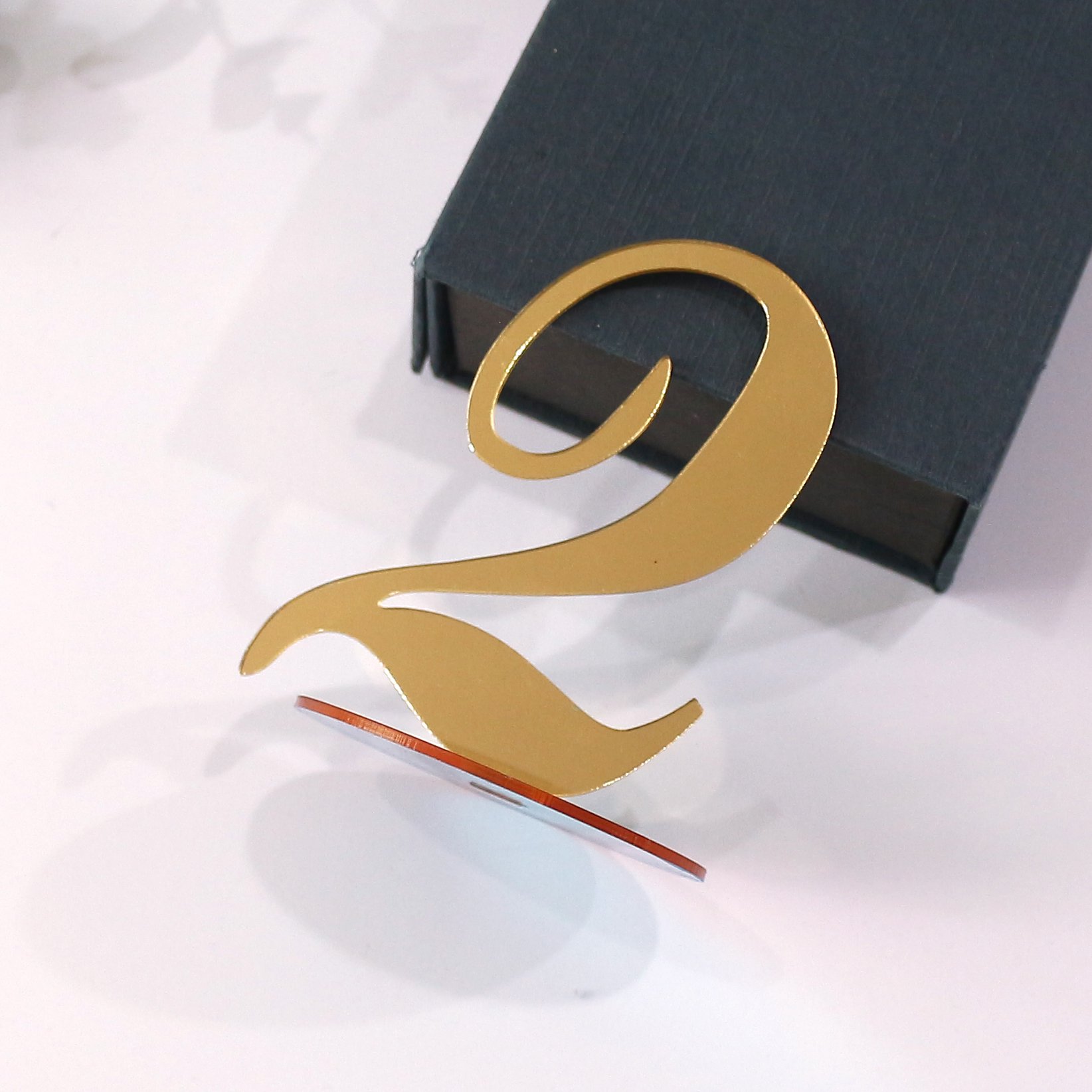 Wedding Birthday Party Gold Mirror Acrylic Laser Cut Table Number Plate Table Sign Stand Number Card
