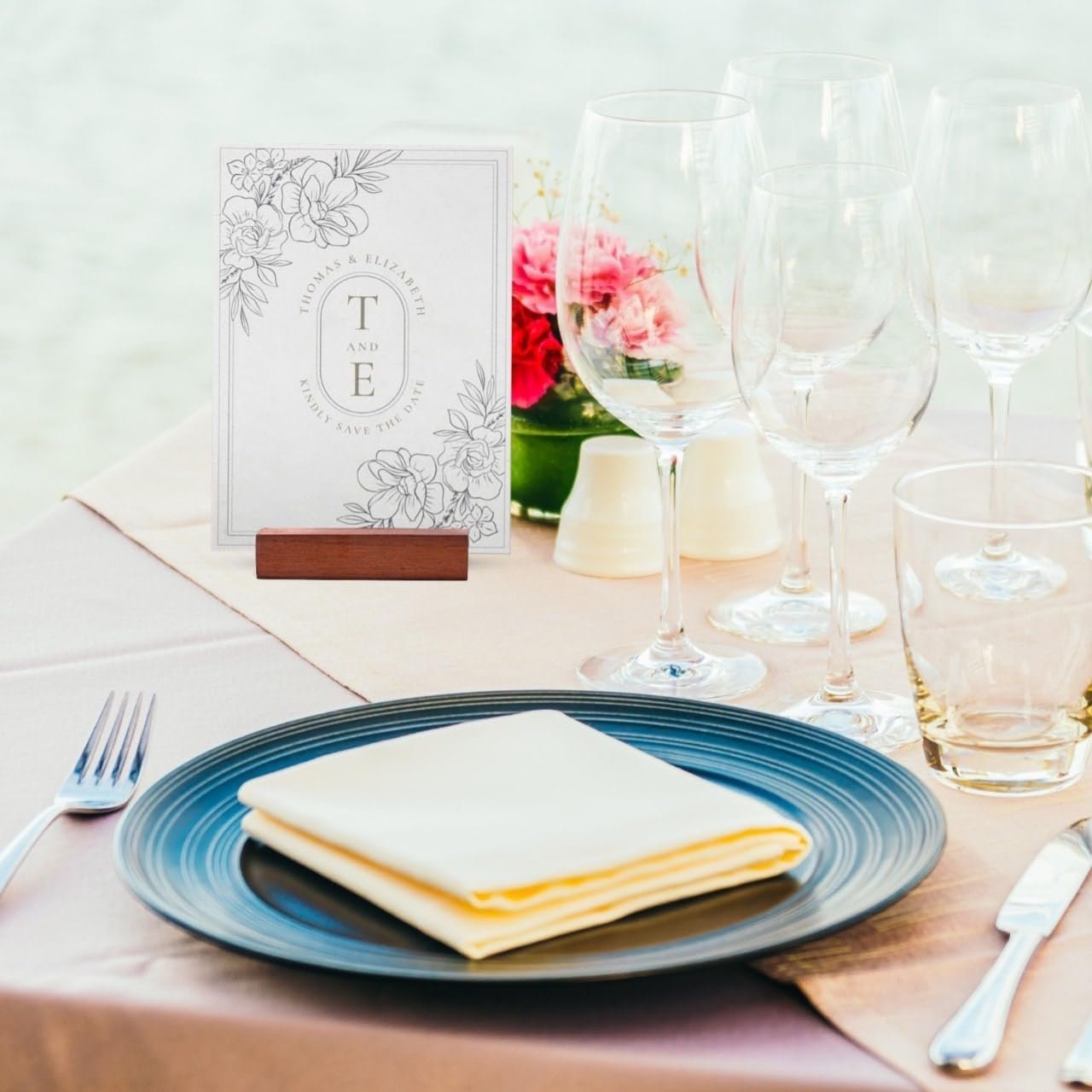 Wood Place Card Holder hot sale products Wooden Sign Holders widely used for decoration wooden cards holder shelf
