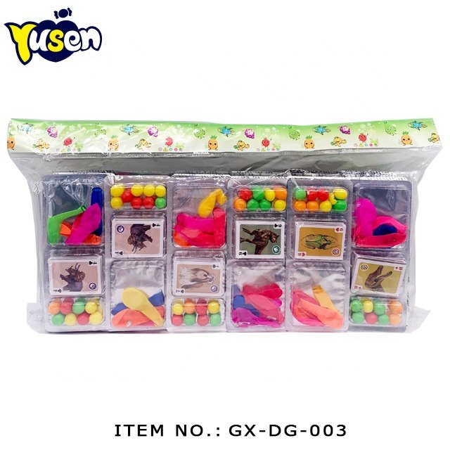 Wholesale New Type Colorful Mini Crispy Puffed Soft Candy Funny Cartoon Playing Poker Card And Balloon 3 In 1 Toy Candy
