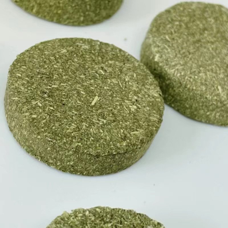 Wholesale Animal Rabbit Food Alfalfa Hay Timothy Bunny Molar Cake