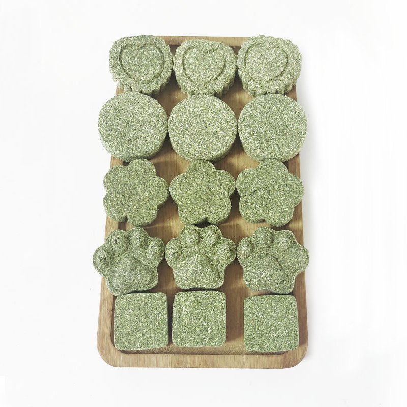 Wholesale Animal Rabbit Food Alfalfa Hay Timothy Bunny Molar Cake
