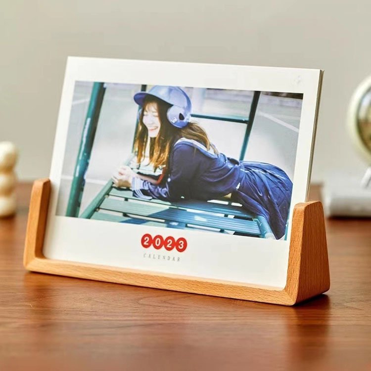 Wholesale Customize Walnut Beech Wood Calendar Trophy Base Photo Base Trading card stand Wooden Menu Card Holder wooden base