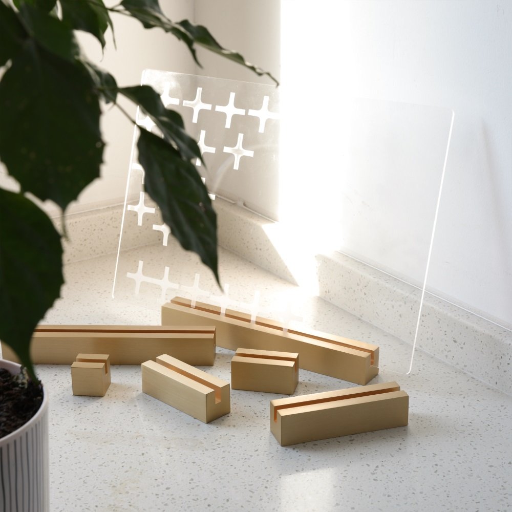 MAXERY Solid Brass Name Place Card Holders Gold Table Number Stand Decorative Card Holder For Wedding Display Custom Size LOGO