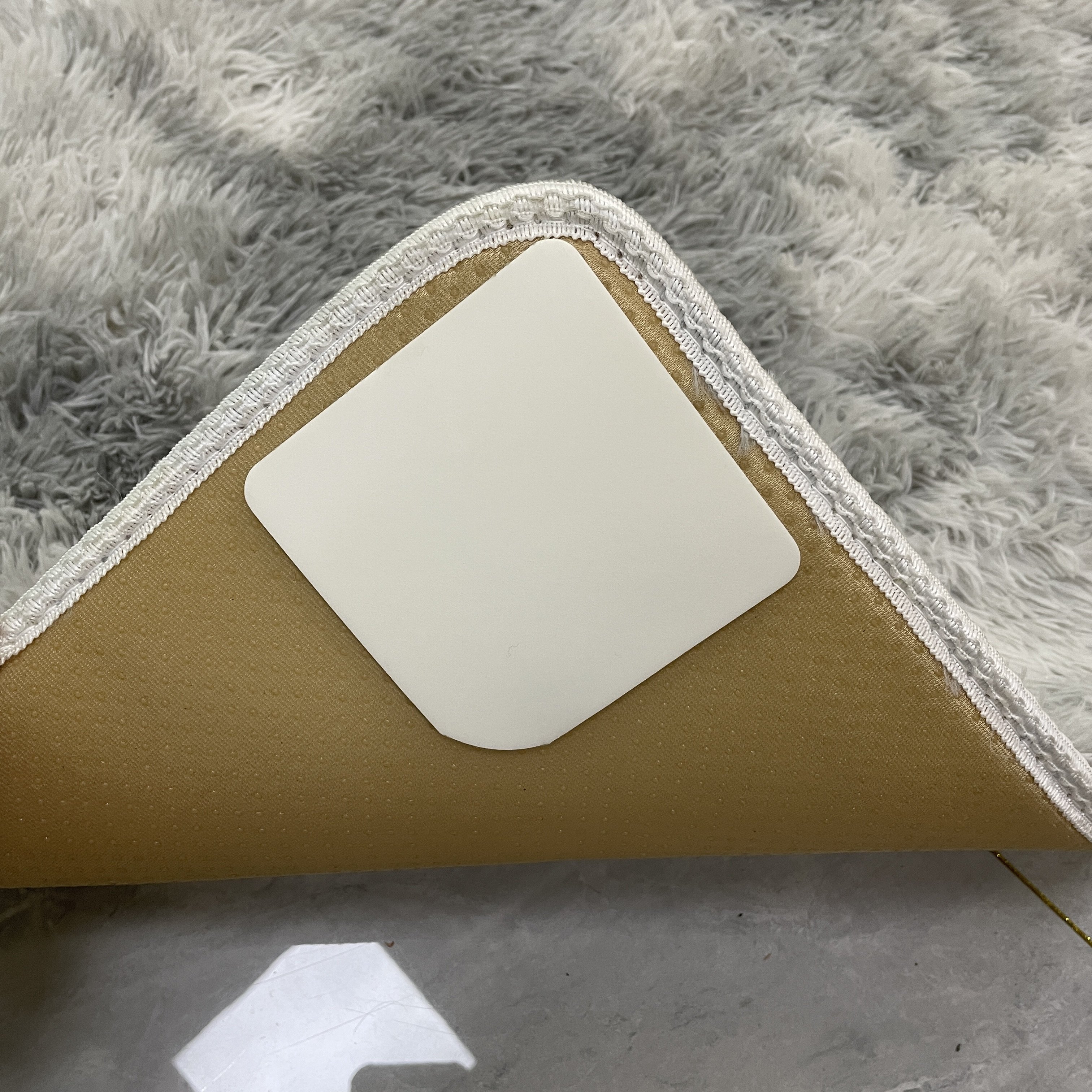 8PCS Anti Curling Rug Gripper Premium Carpet Gripper Washable Gripper Vacuum Tech Keep Rug in Place Anti-Slip Rug Grips