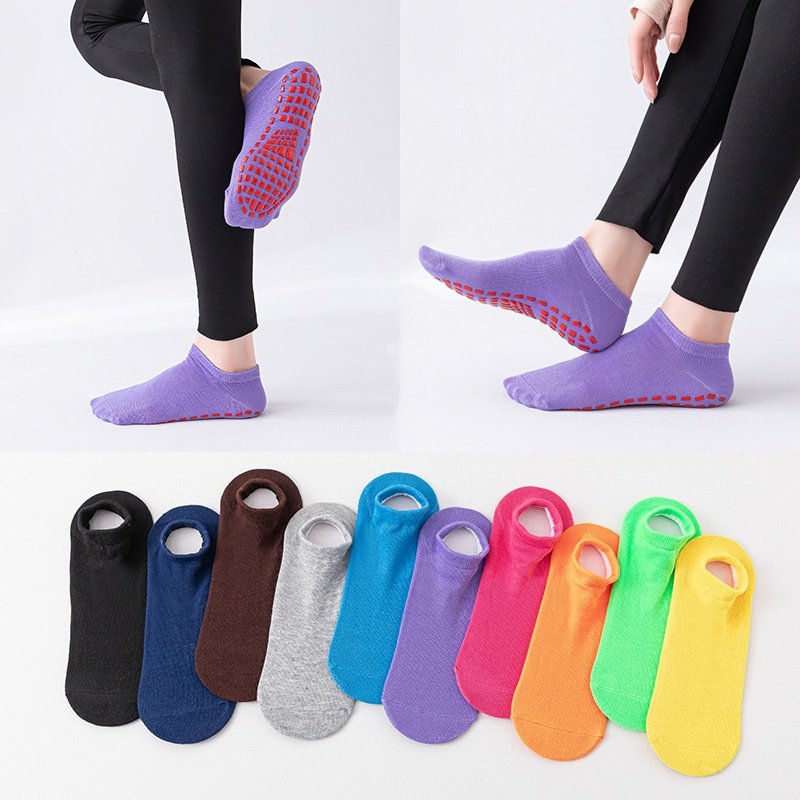 Cheap Adult Kids Athletic Sports Cotton Floor Grip Yoga Socks Custom Anti Slip Non Slip Rubber Park Trampoline Socks