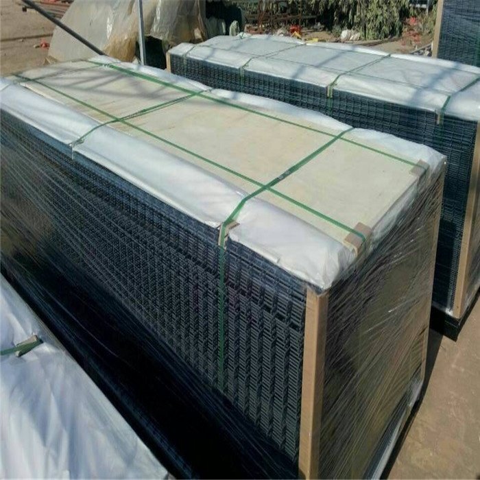 Professional Powder-Coated 3D Curved Metal Fence with Barbed Wire and Y Posts for Airports