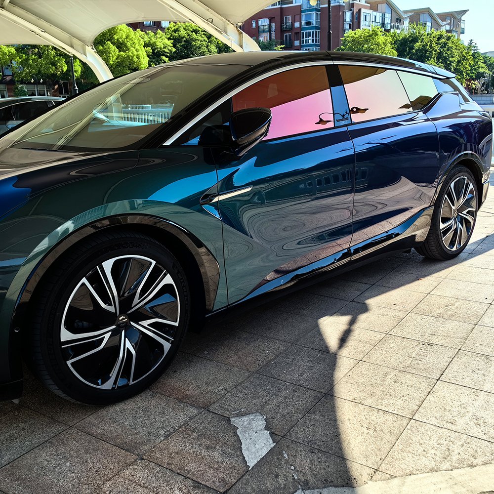 Solar Light Color Change Chameleon Windshield Tint Film Heat-Resistant PET Material Photochromic Green Purple Chameleon Film