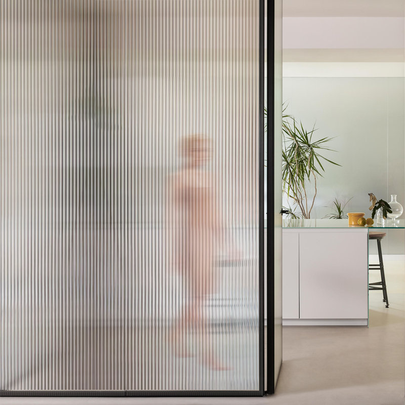 Most Favorable Widely Use 1.52*30M Reeded Privacy Protection Decoration Glass Film For Home And Office