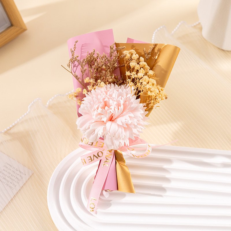 Wholesale Valentine's Day Star Dried Flower Bundle Mini Soap Flower Wedding Gift for Mother's Day