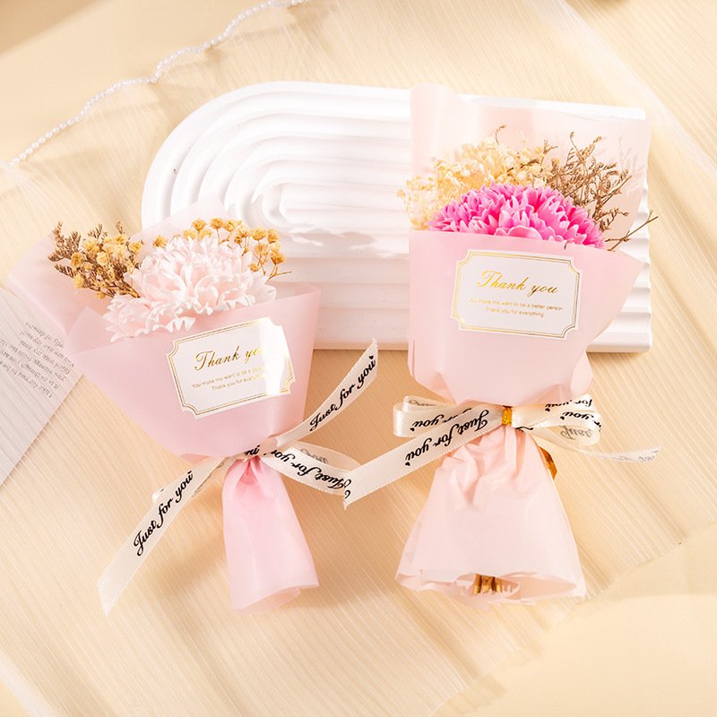 Wholesale Valentine's Day Star Dried Flower Bundle Mini Soap Flower Wedding Gift for Mother's Day