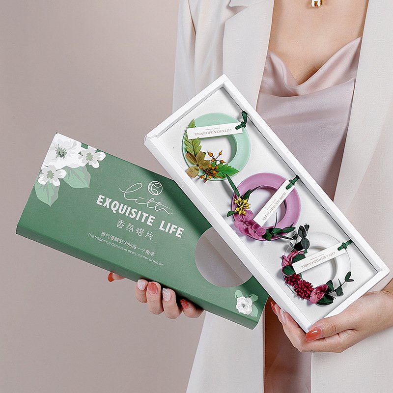 Hot Sell Wholesale Dried Flowers Scented Candle Gift Customize Handmade Item Packing Aromatherapy