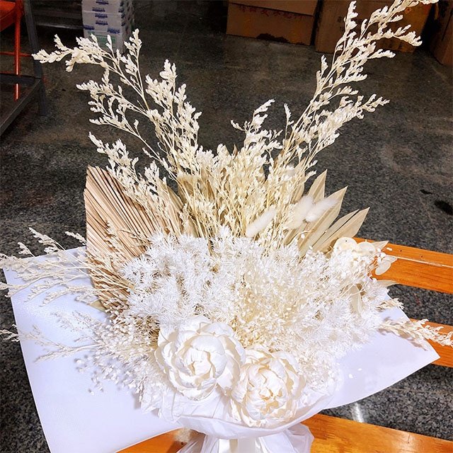 Wholesale natural dried flowers bouquet preserved flowers bunches arrangement for home wedding decoration
