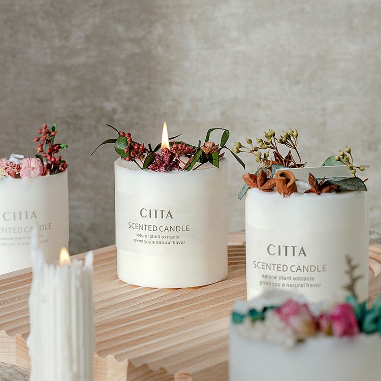 2024 Hot Selling Aromatherapy Vanilla Dried Flower Soy Wax Scented Candle With Glass Jar Tin Gift Box