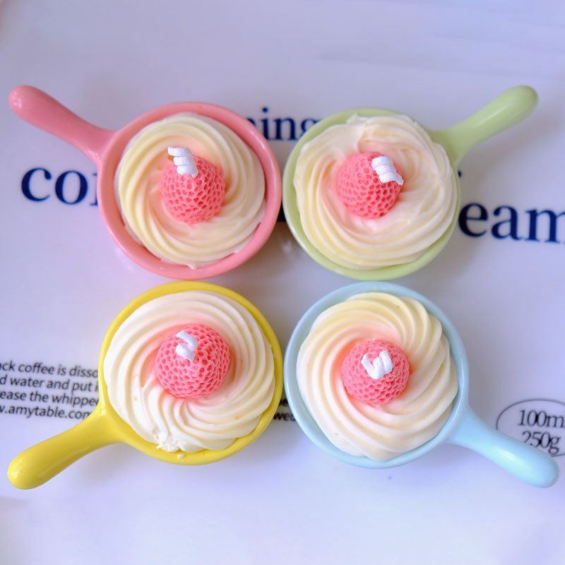 Cute Strawberry Cake Aromatherapy Scented Candle Smokeless Cup Wax Souvenir Holiday Gift