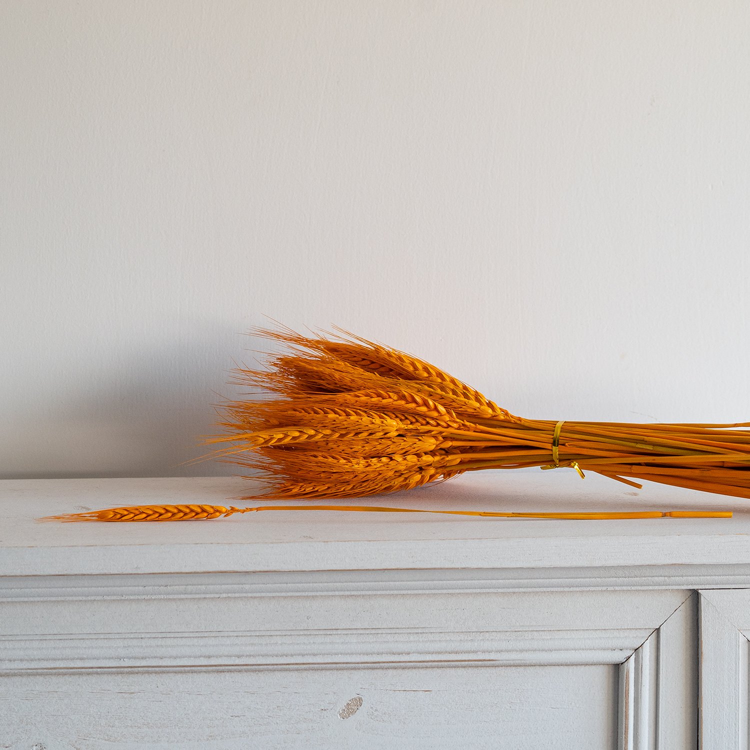 Wholesale Dried Wheat Sheaves Stalks Bouquet Orange Wheat Ears Grain Flowers Dry Grass Bunch Boho Decor