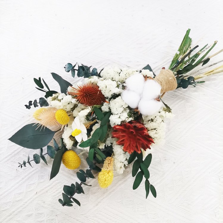 Hot sale Yunnan supplier long lasting Natural Floral Bouquet eucalyptus flowers Forget Me Not for decoration