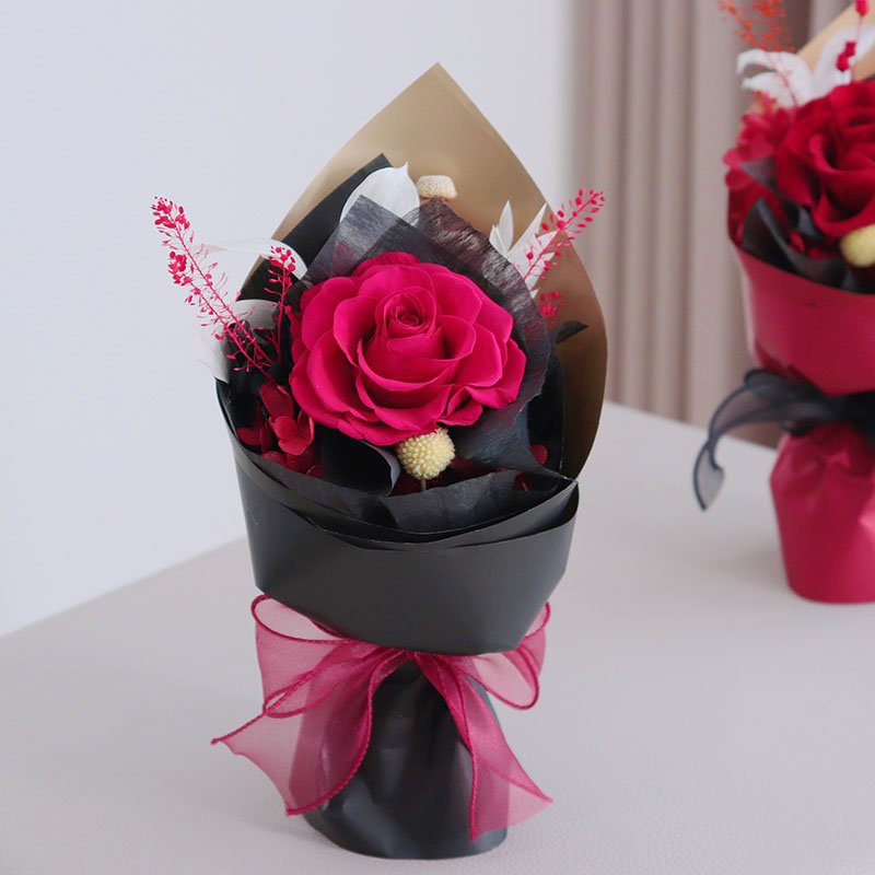 Top Sale Lifetime Last Preserved red Rose Flowers Bouquet for wedding decoration dried Forever bouquet suppliers
