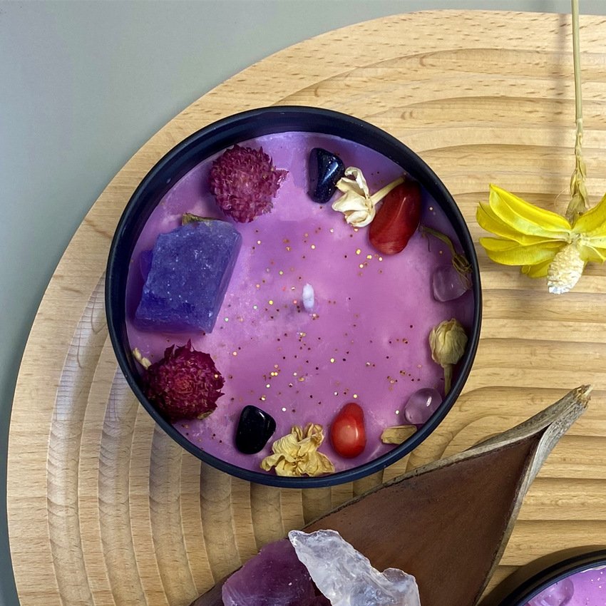 Black Tins Purple Soy Wax Crystal Stones Scented Candle with Dried Flower