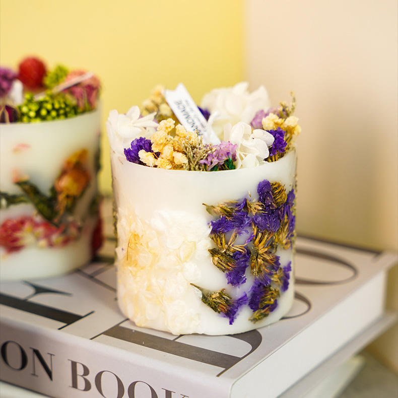 Romantic Rose Dried Flowers Cylinder Aromatherapy Luxury Soy Wax Scented Candle With Dry Flower
