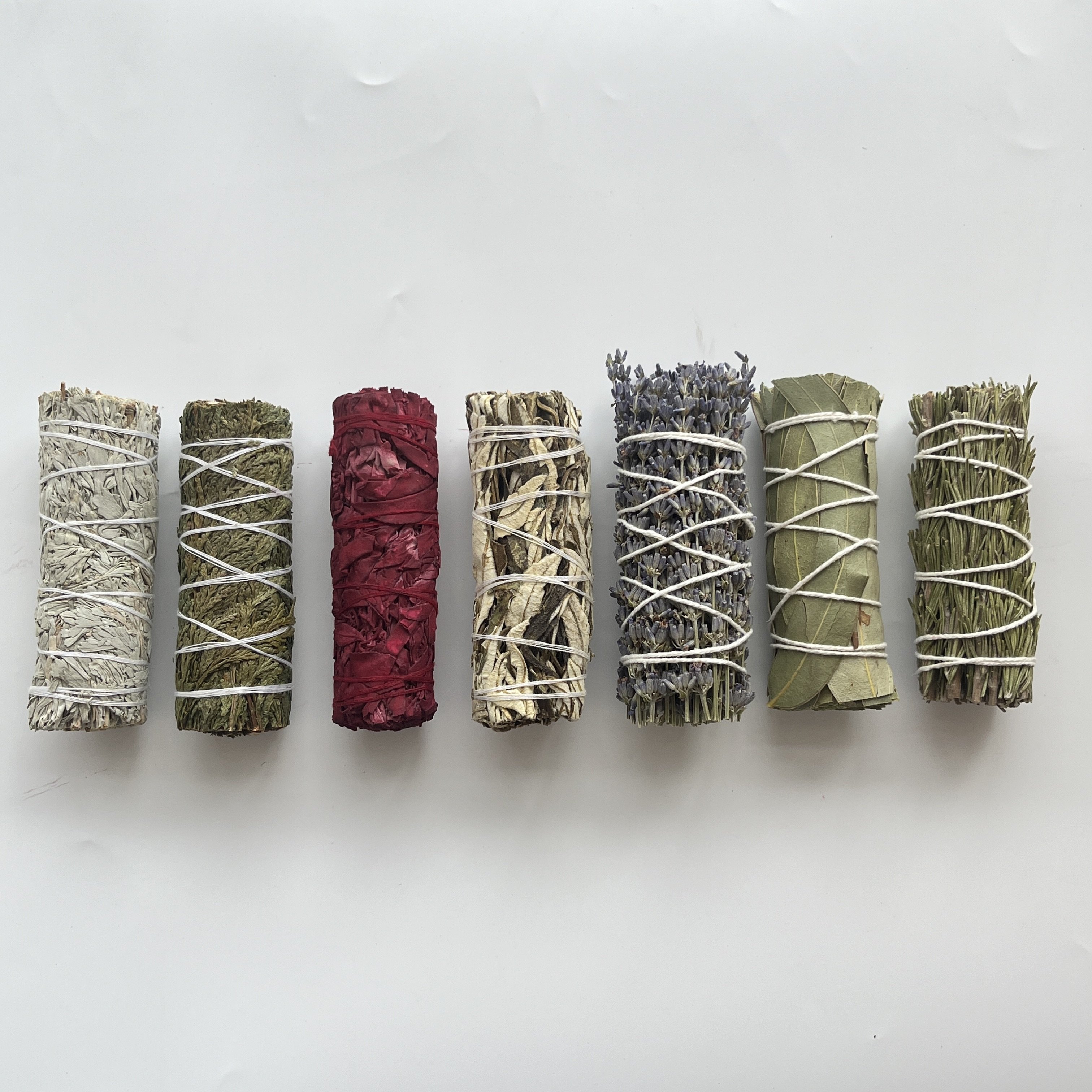 Organic California White Sage Smudge Sticks Palo Santo Dragon Blood Sage Incense Cone Smudging Kit For Cleansing & Protection
