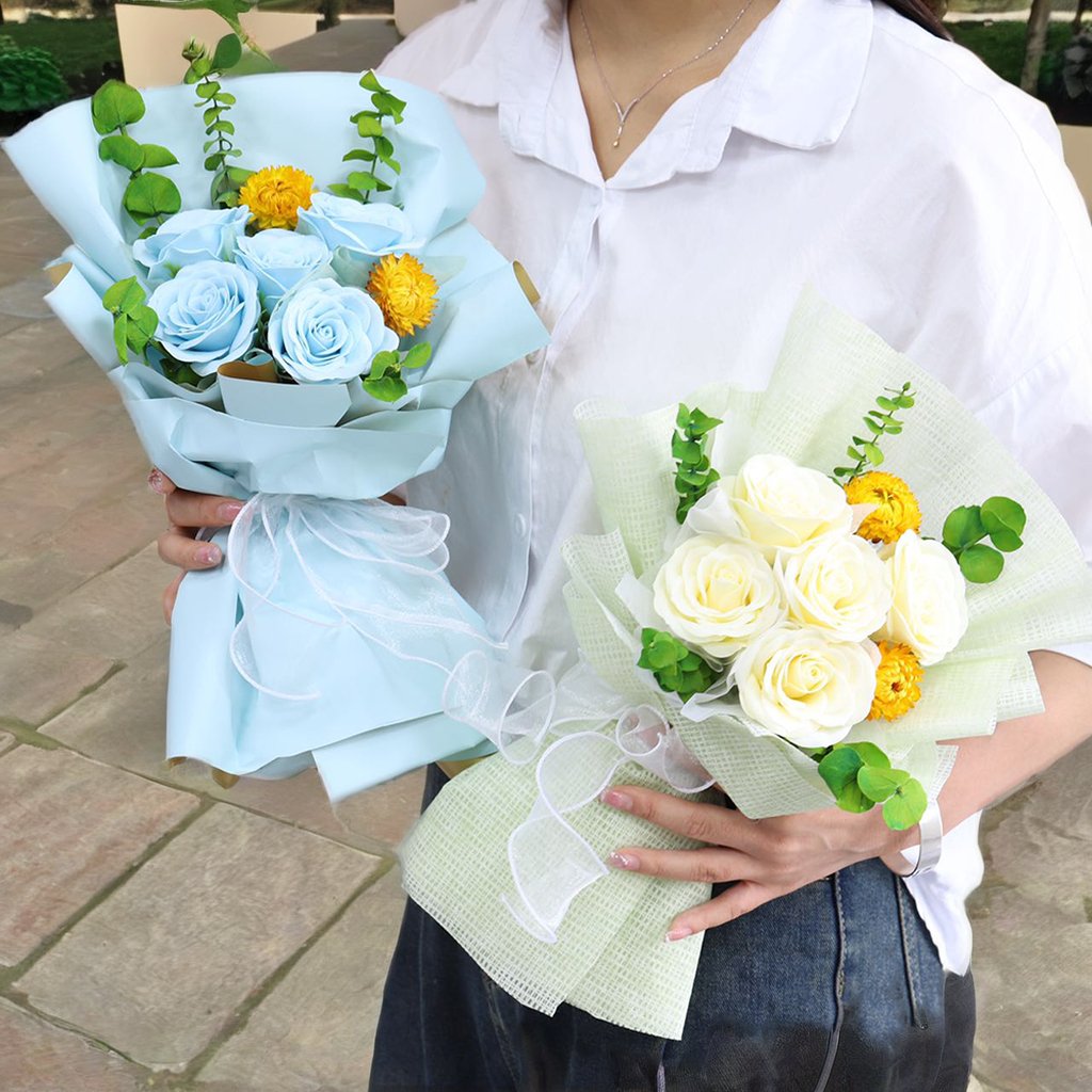 Customized Factory Supply Wholesale Artificial Soap Flower Bouquets Dried Preserved Flowers for Christmas Graduation Occasions