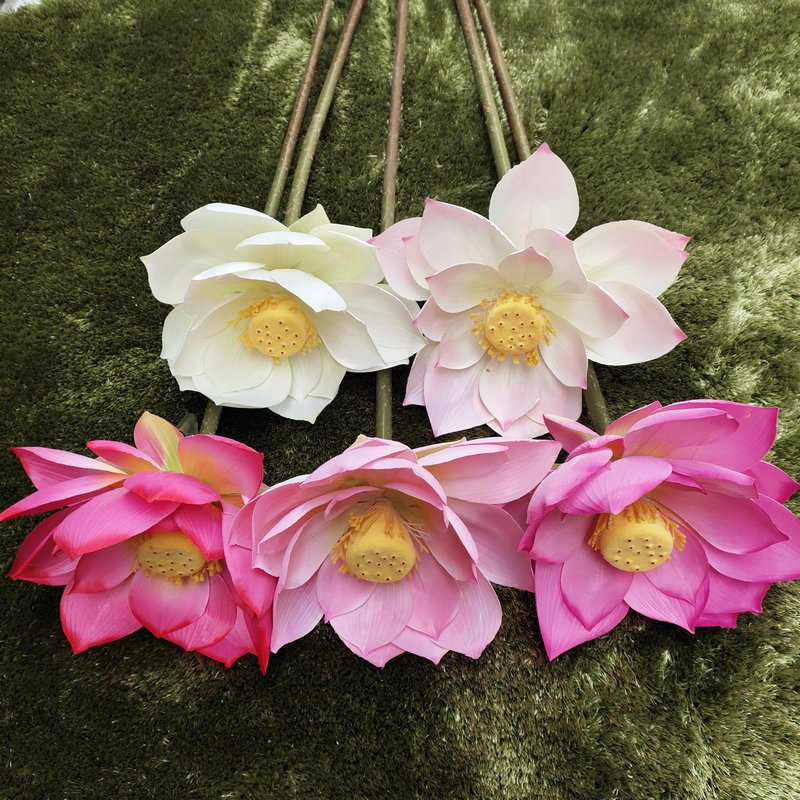 Hot New Flowers: Artificial Lotus Flowers Bouquet - Natural Blossom in the Bedroom
