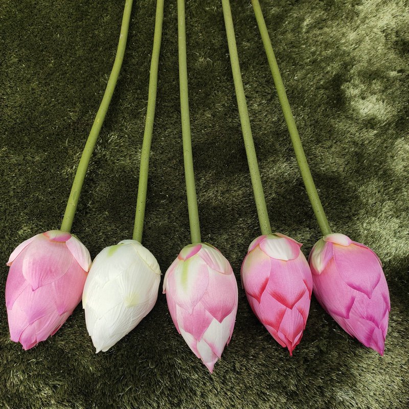 Hot New Flowers: Artificial Lotus Flowers Bouquet - Natural Blossom in the Bedroom