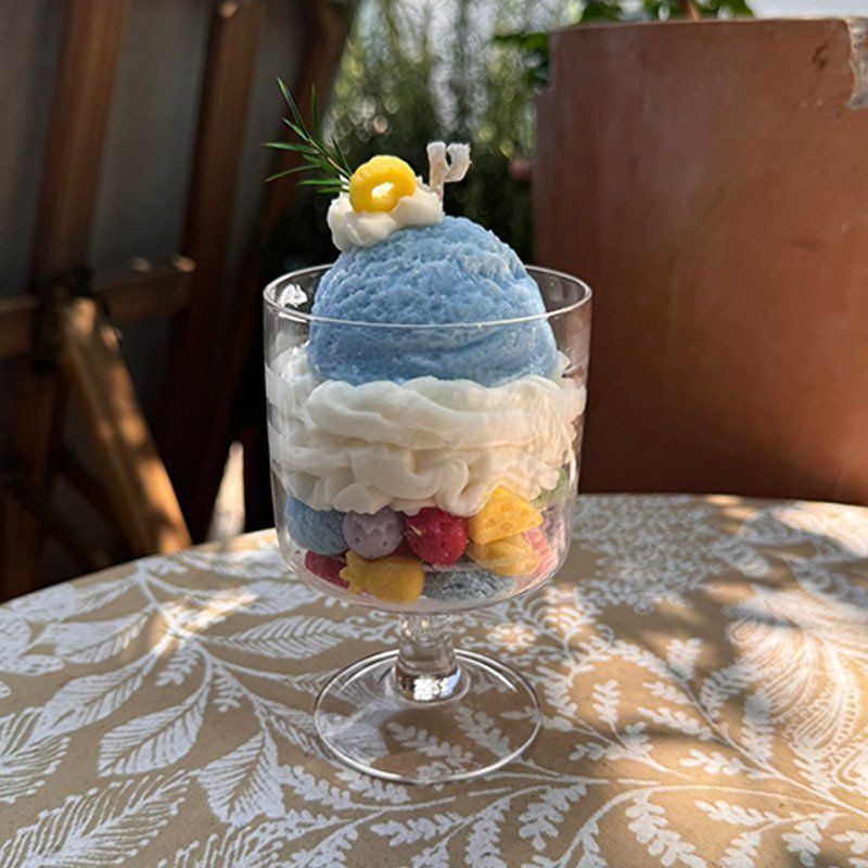 Ice Cream Scented Luxury Candles Transparent Glass Jars Unique Design Customizable Scents Decorative Candle Jars
