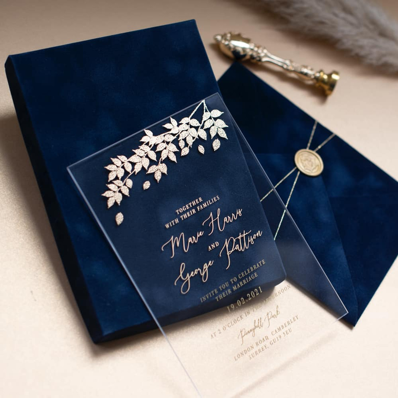 Luxurious foilage navy blue and gold Glass card marriage acrylic cover with velvet envelope Wedding Invitations