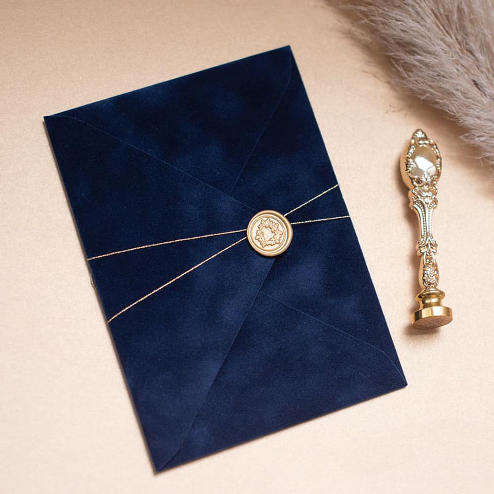 Luxurious foilage navy blue and gold Glass card marriage acrylic cover with velvet envelope Wedding Invitations