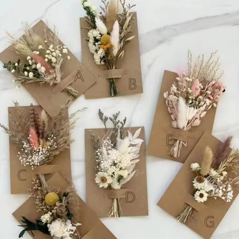 Beautiful Preserved Natural Dried Flowers Arrangement Mini Flowers Bouquet Wedding Christmas Valentine's Day Gifting Small Size