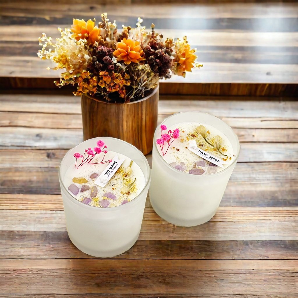 Custom hand-made dried flower scented candles Scented crystal candles in frosted glasses