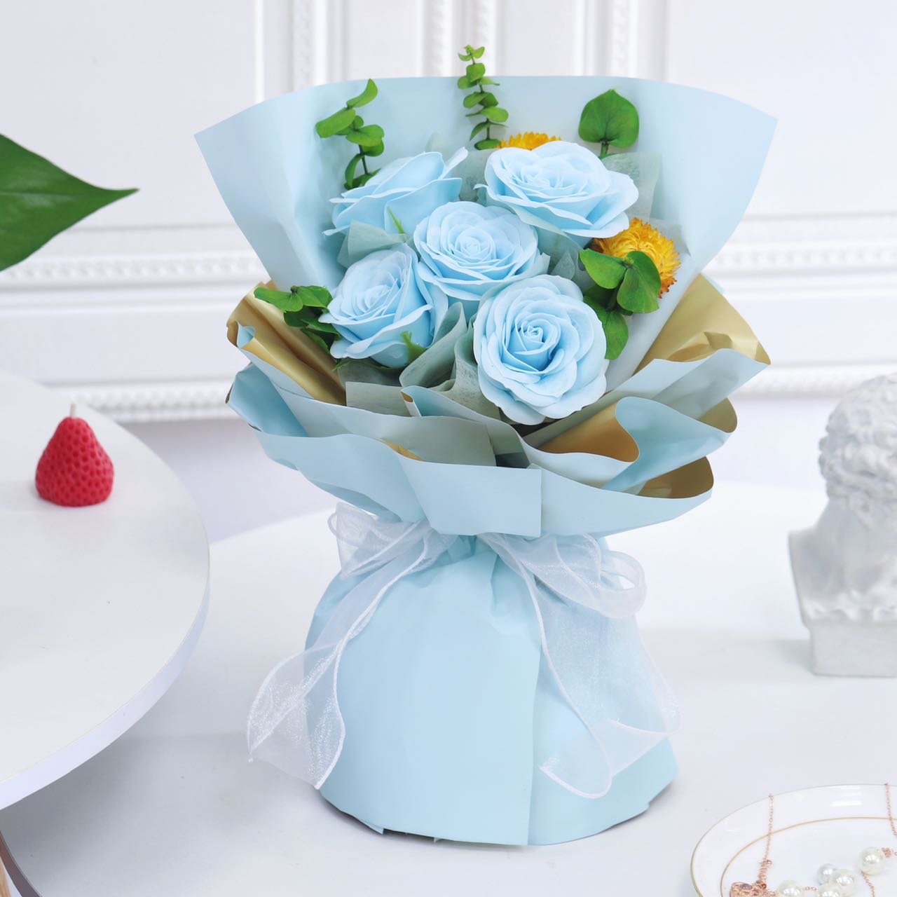 Customized Factory Supply Wholesale Dried Preserved Flowers Bouquets artificial soap flower bouquets.