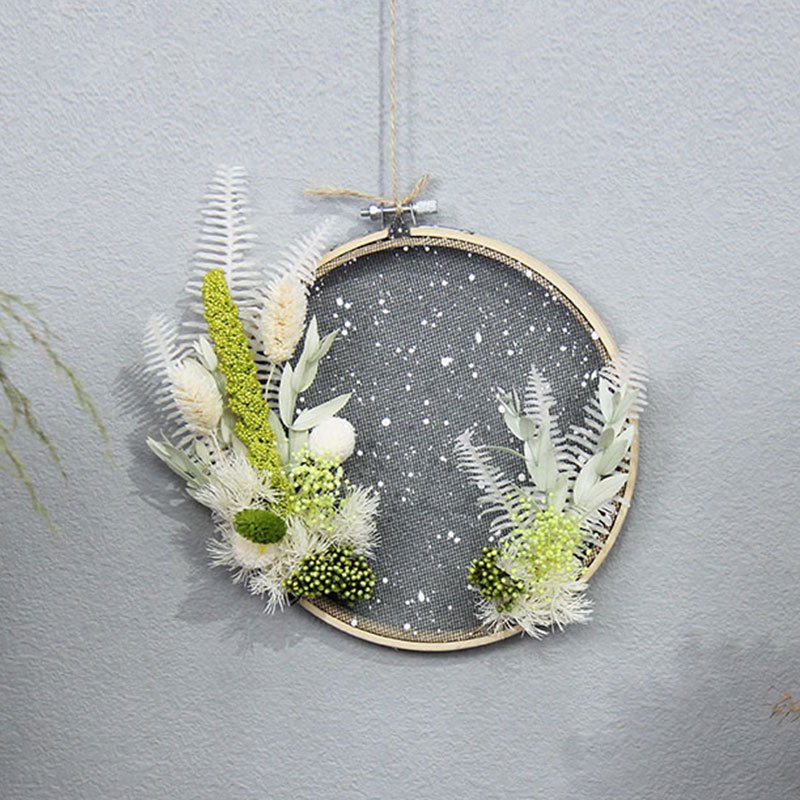 Dried Baby Breath With Other Dried Flower Made Dried Floral Wreath For Wall Decoration