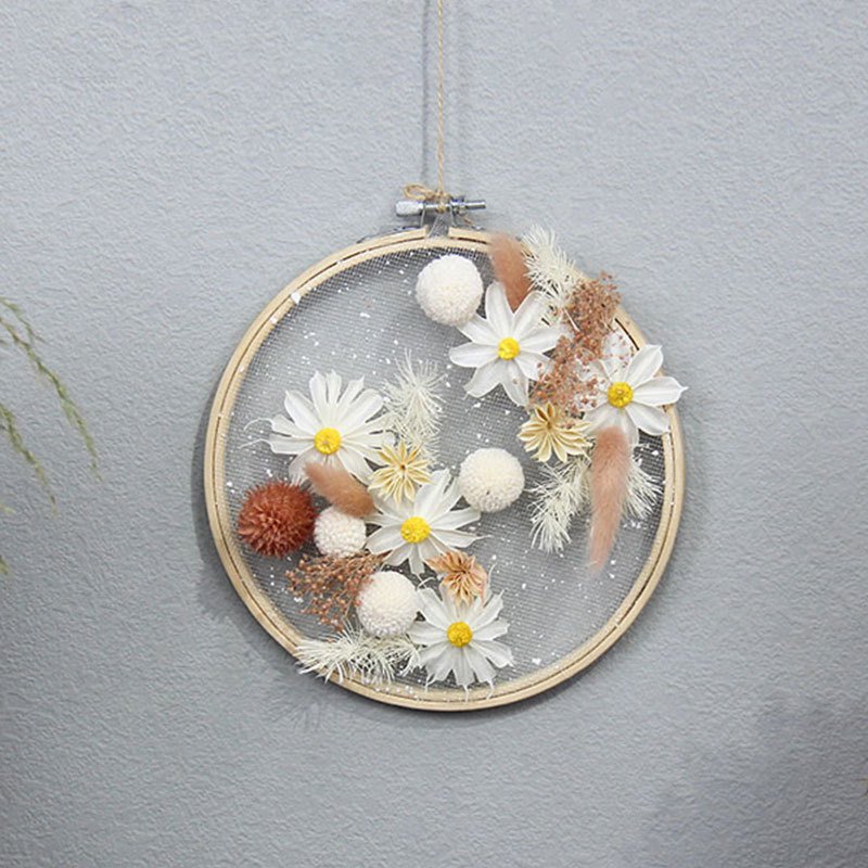 Dried Baby Breath With Other Dried Flower Made Dried Floral Wreath For Wall Decoration