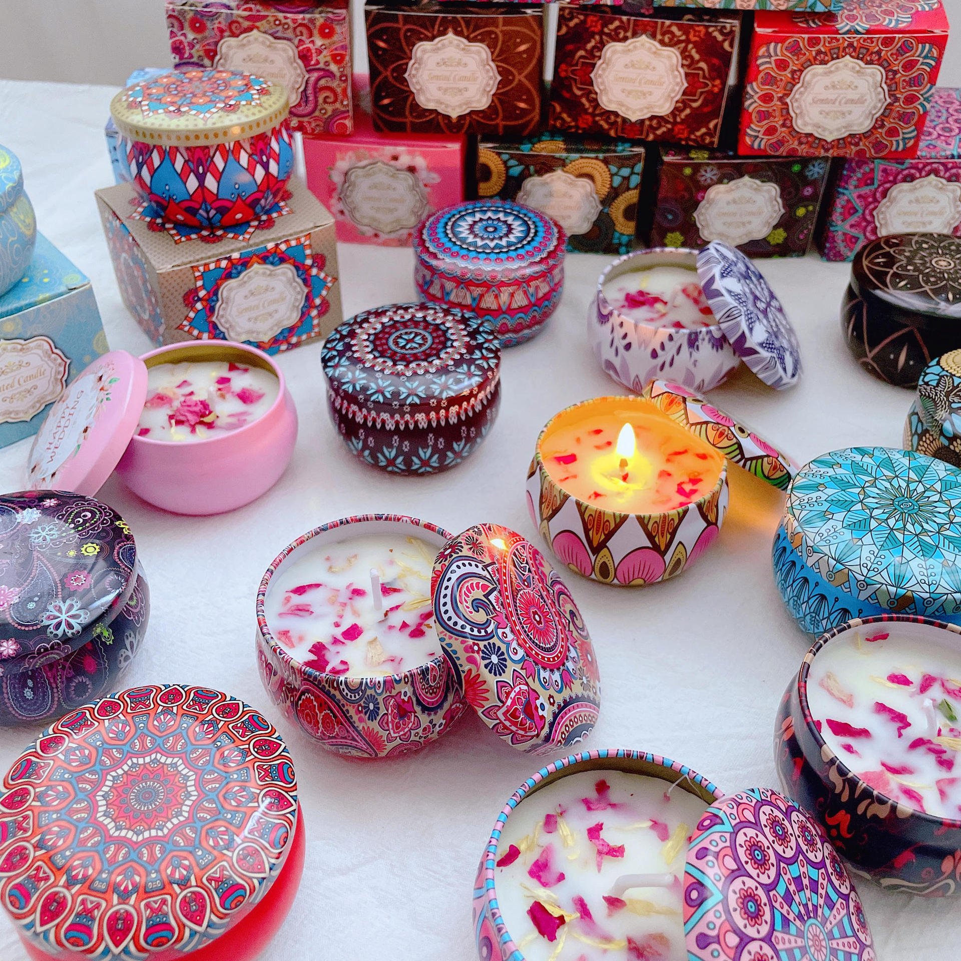 Custom Soy Wax Candle Dried Flower Tin Jar Scented Candle for Home Decoration Parties Bars Christmas Ramadan Decoration