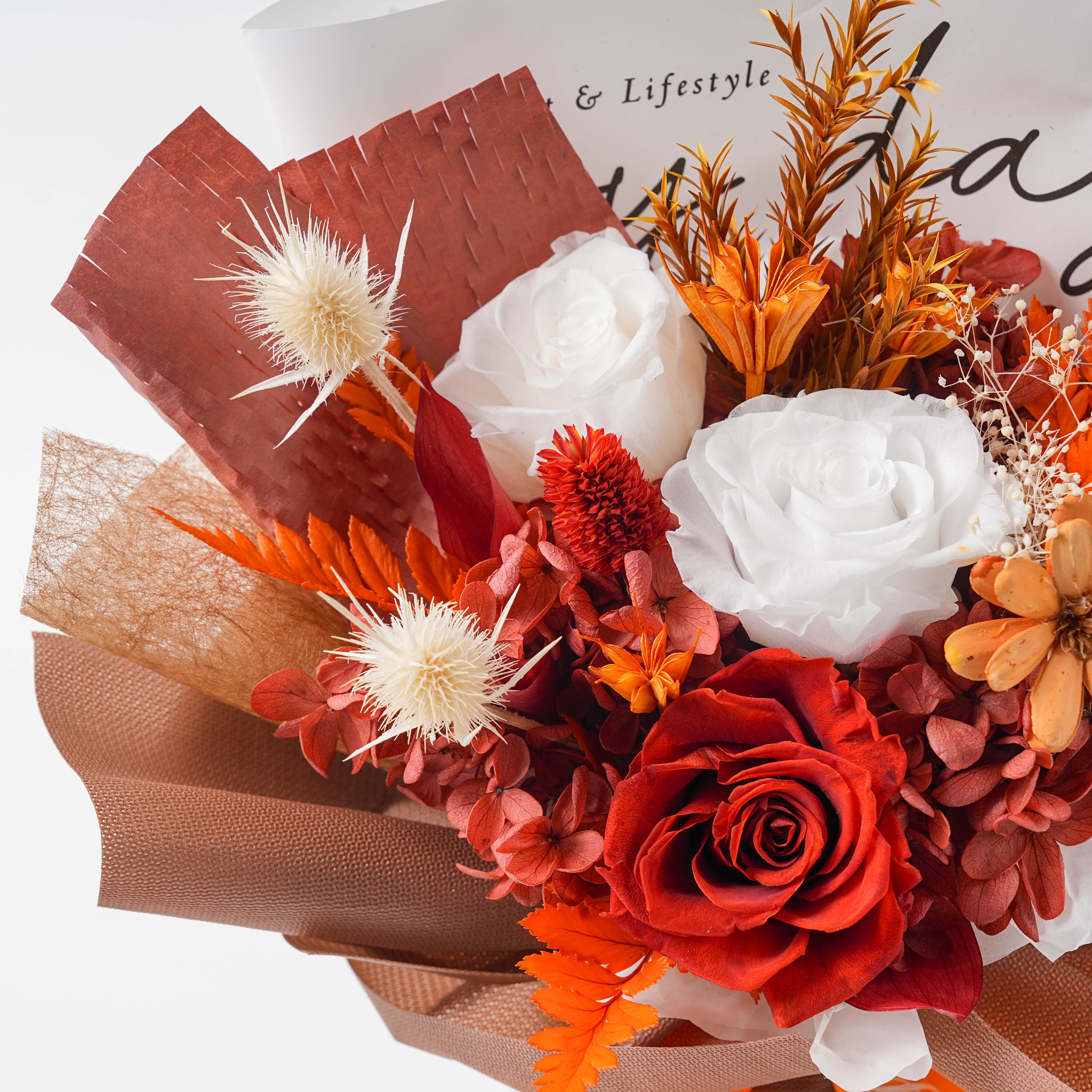 Wholesale Beautiful Eternal Dried Flower Bouquet Plants Preserved Rose Bouquet Natural Flower Gift for Mother Day