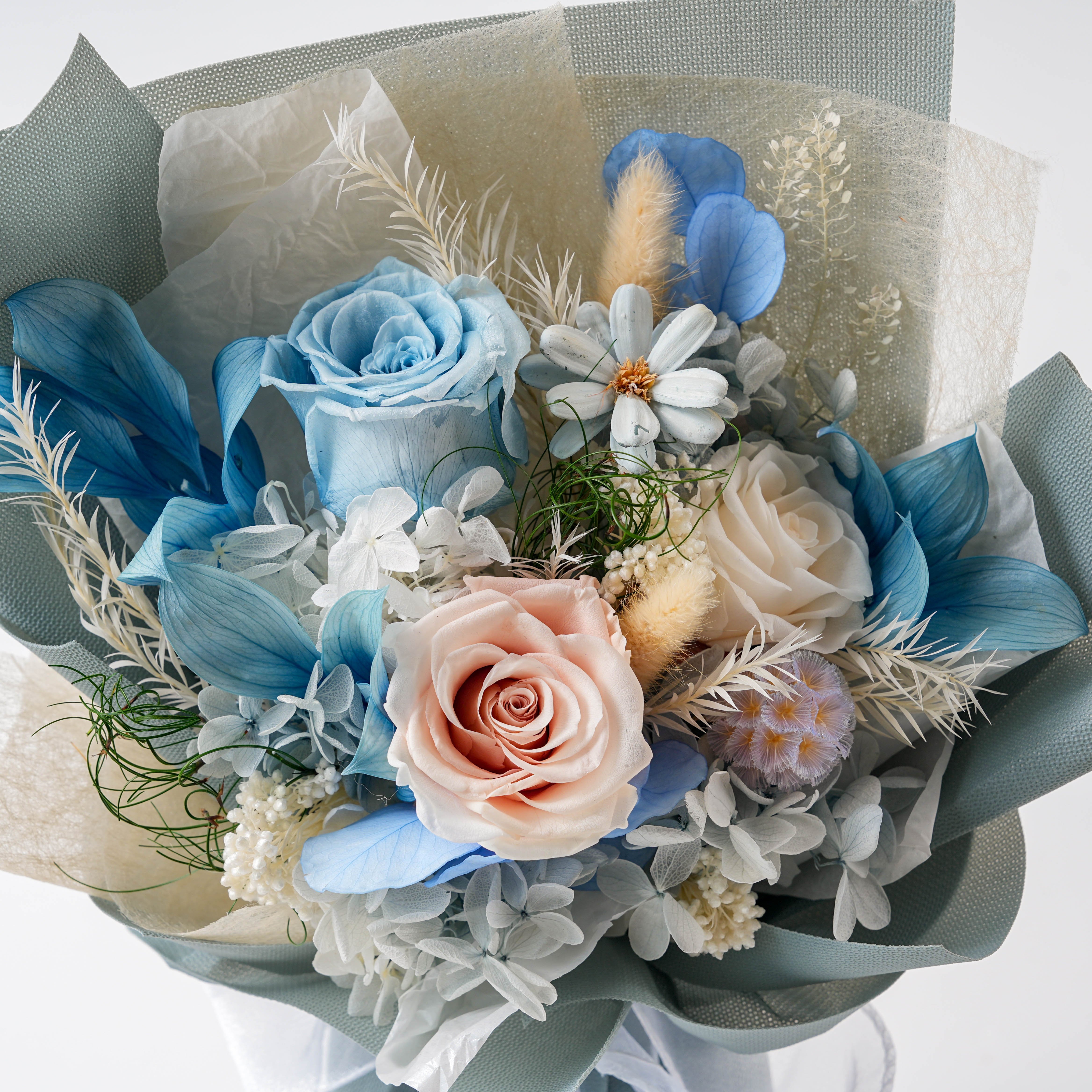Wholesale Beautiful Eternal Dried Flower Bouquet Plants Preserved Rose Bouquet Natural Flower Gift for Mother Day