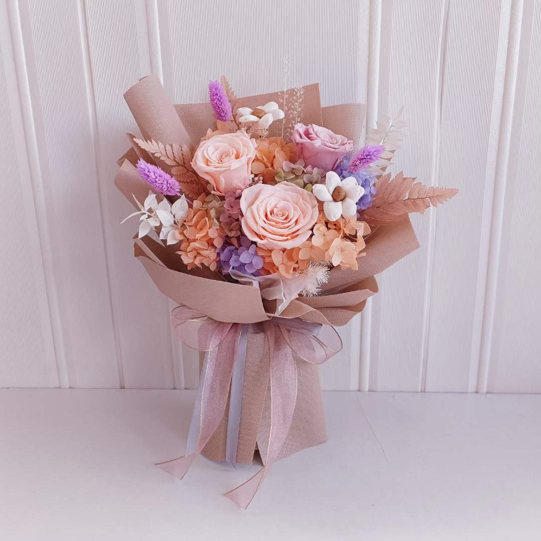 Customized Handmade Bouquet Flowers Dried Flower Real Nature Preserved Rose Bouquet Box For Wedding Home Decoration