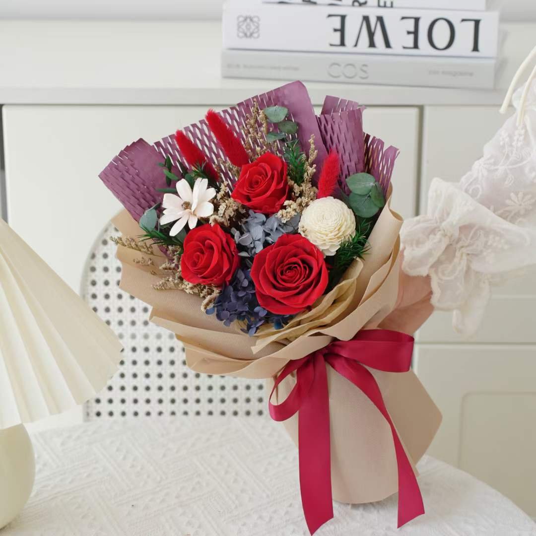 Customized Handmade Bouquet Flowers Dried Flower Real Nature Preserved Rose Bouquet Box For Wedding Home Decoration