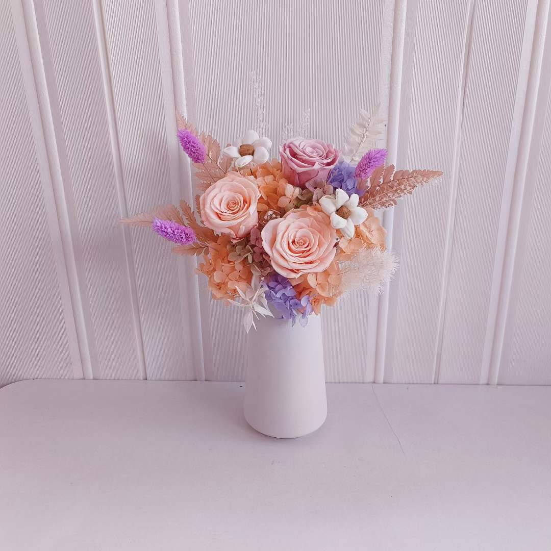Customized Handmade Bouquet Flowers Dried Flower Real Nature Preserved Rose Bouquet Box For Wedding Home Decoration