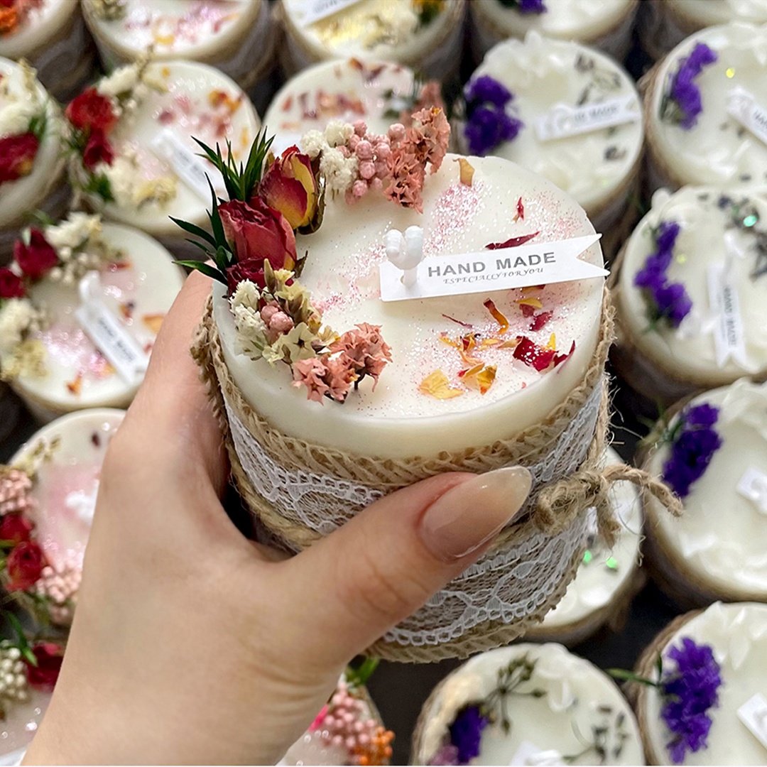 Custom New popular luxury natural Cylinder Everlasting Flowers Scented Candles by handmade